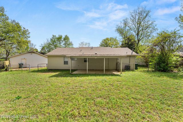 1590 E Gilford Cove, Southaven, MS 38671