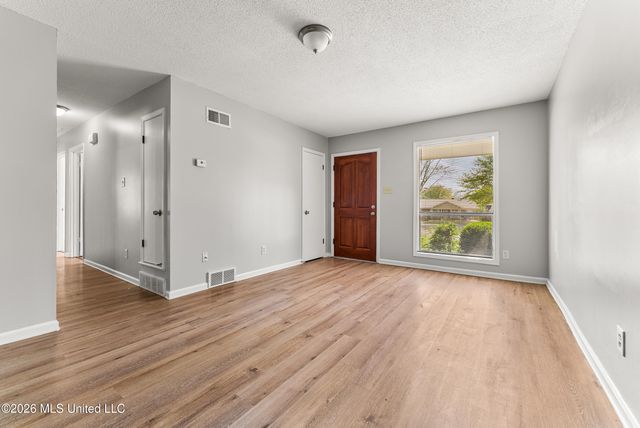 1590 E Gilford Cove, Southaven, MS 38671