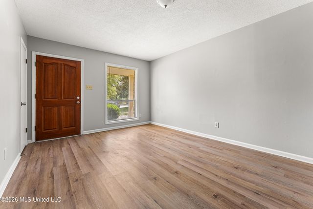 1590 E Gilford Cove, Southaven, MS 38671