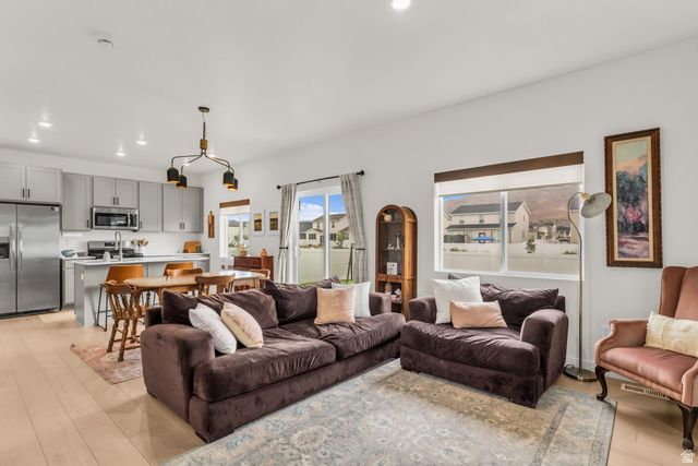3350 N FLICKER DR, Eagle Mountain, UT 84005