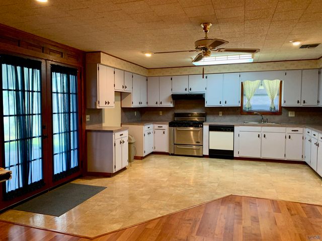 1003 Spruce St, Morgan City, LA 70380