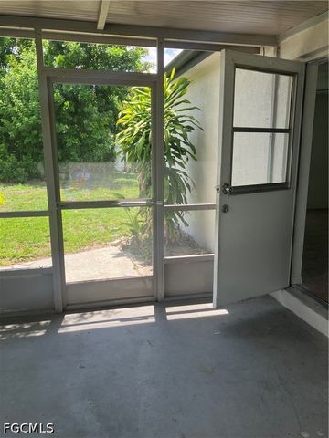 3923 SE 12th AVE, Cape Coral, FL 33904