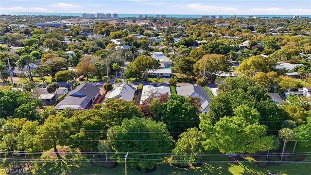 1050 13th ST N, Naples, FL 34102