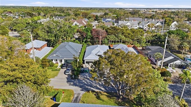 1050 13th ST N, Naples, FL 34102