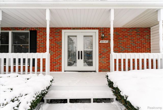 38443 Meghan Lane, Westland, MI 48185