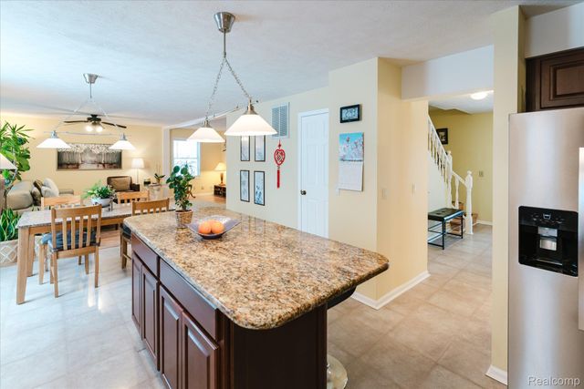 38443 Meghan Lane, Westland, MI 48185