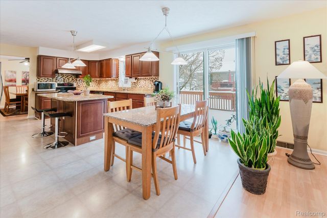 38443 Meghan Lane, Westland, MI 48185