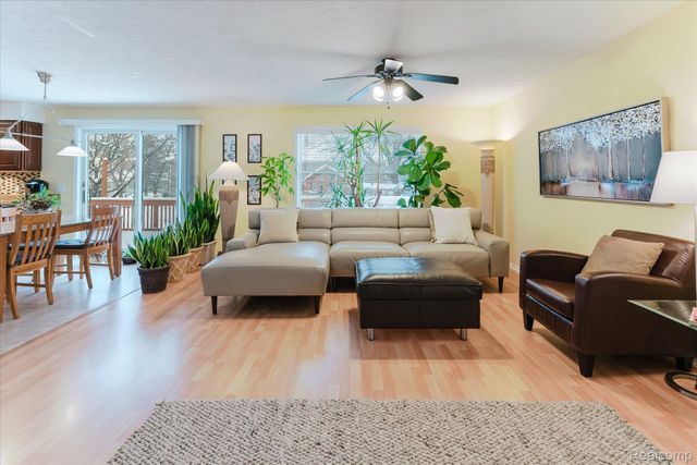 38443 Meghan Lane, Westland, MI 48185