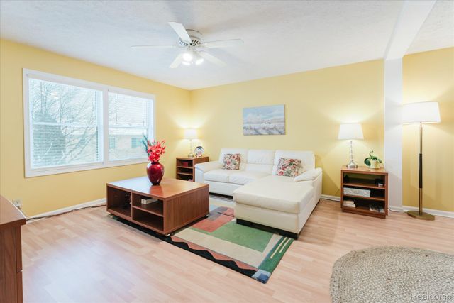 38443 Meghan Lane, Westland, MI 48185