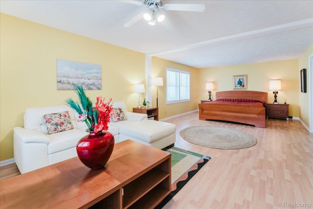 38443 Meghan Lane, Westland, MI 48185