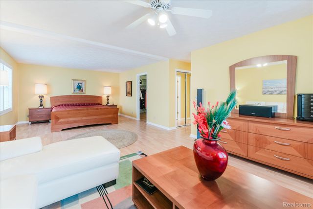 38443 Meghan Lane, Westland, MI 48185