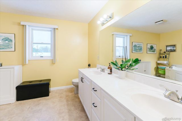 38443 Meghan Lane, Westland, MI 48185