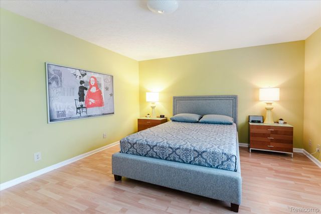 38443 Meghan Lane, Westland, MI 48185