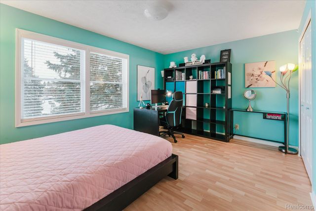 38443 Meghan Lane, Westland, MI 48185