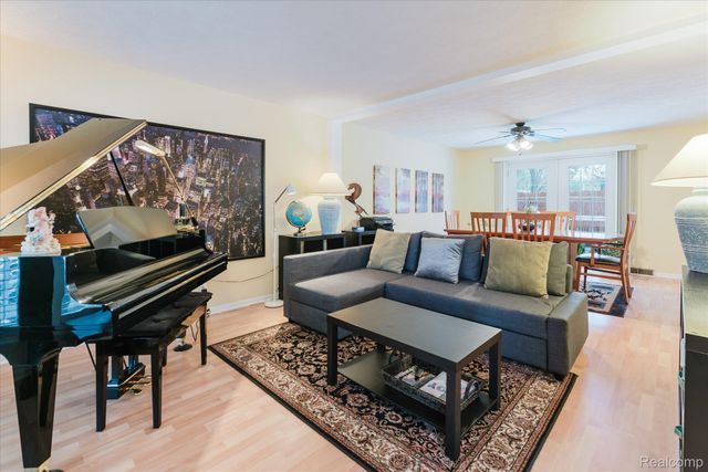 38443 Meghan Lane, Westland, MI 48185