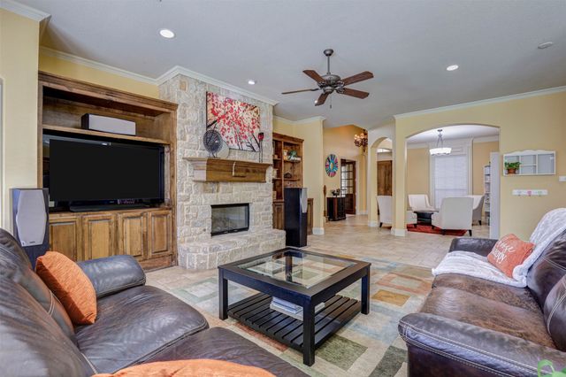 617 Indian Trail, Hurst, TX 76054