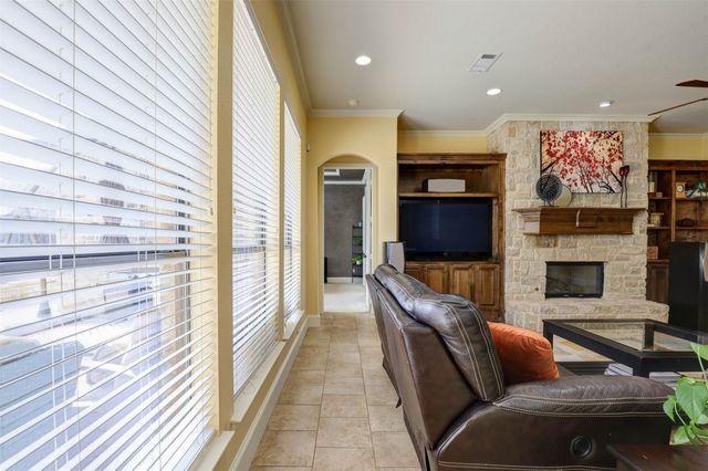 617 Indian Trail, Hurst, TX 76054