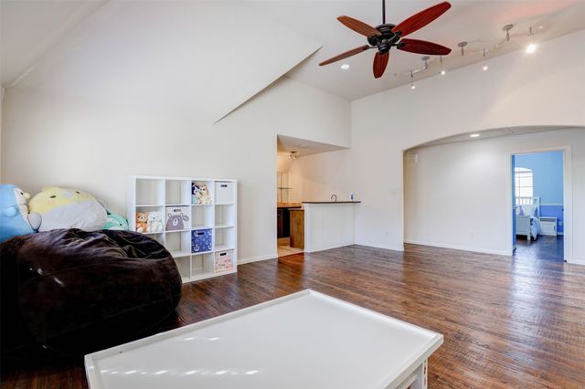 617 Indian Trail, Hurst, TX 76054