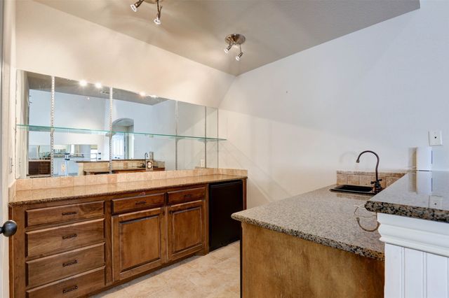 617 Indian Trail, Hurst, TX 76054