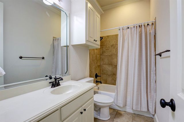 617 Indian Trail, Hurst, TX 76054