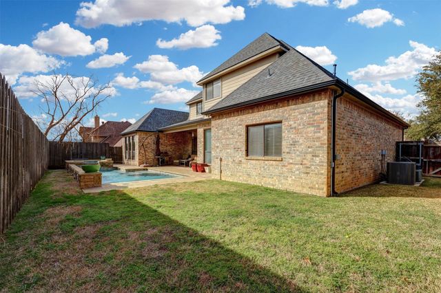 617 Indian Trail, Hurst, TX 76054