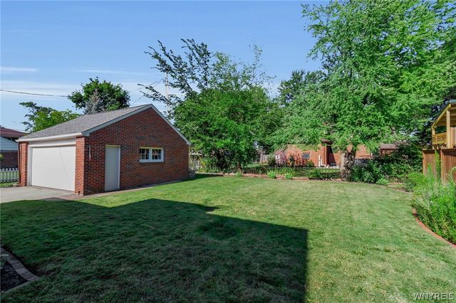24 Wilshire Road, Tonawanda, NY 14217
