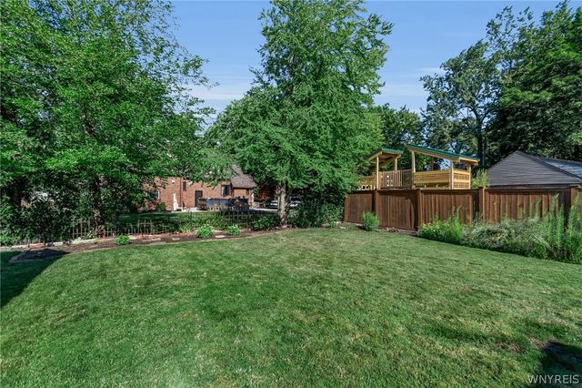 24 Wilshire Road, Tonawanda, NY 14217