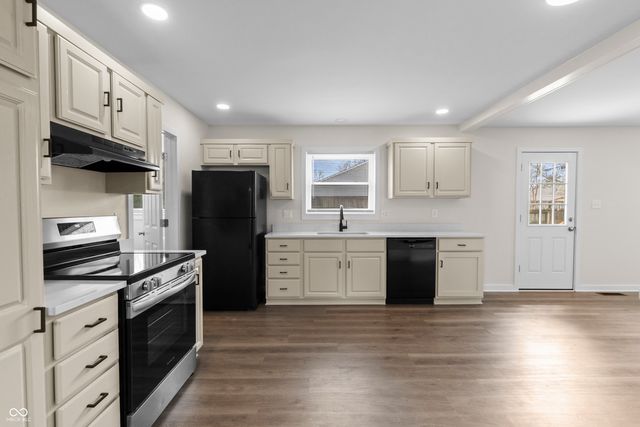 2715 NW Westleigh Drive NW, Indianapolis, IN 46268