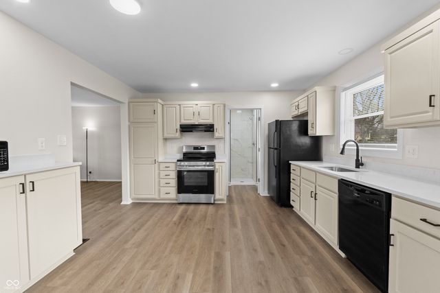 2715 NW Westleigh Drive NW, Indianapolis, IN 46268