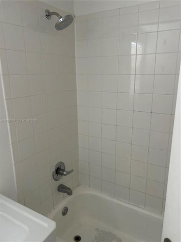 300 Sunset Dr 4, Fort Lauderdale, FL 33301