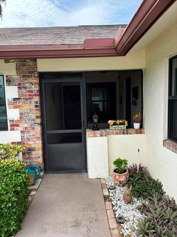 100 S Moccasin Trail S, Jupiter, FL 33458