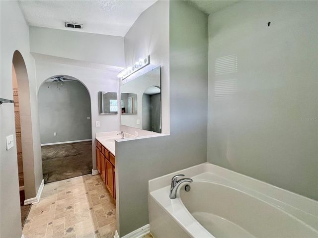 2950 ELBIB DRIVE, St Cloud, FL 34772