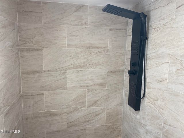 9 N College Street, Schenectady, NY 12305