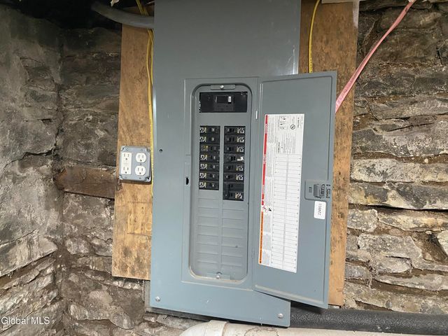 9 N College Street, Schenectady, NY 12305