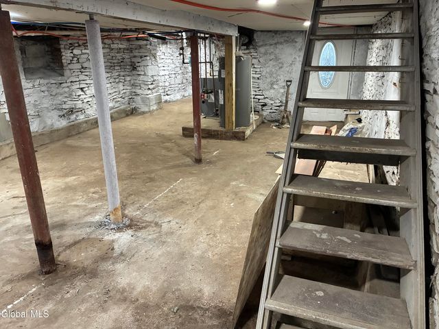 9 N College Street, Schenectady, NY 12305