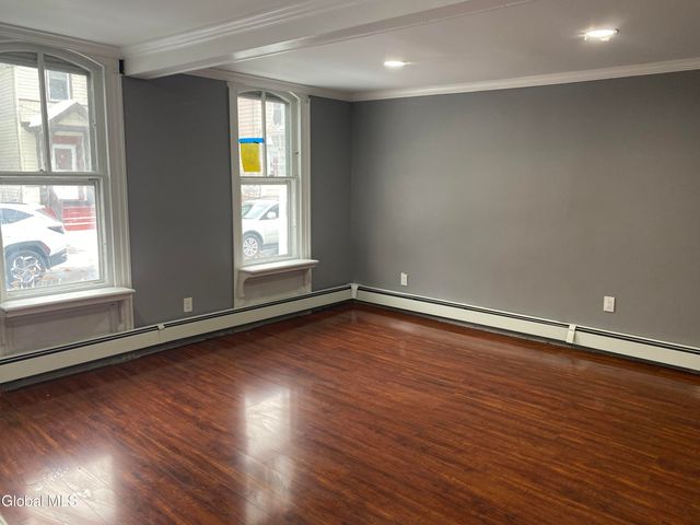 9 N College Street, Schenectady, NY 12305