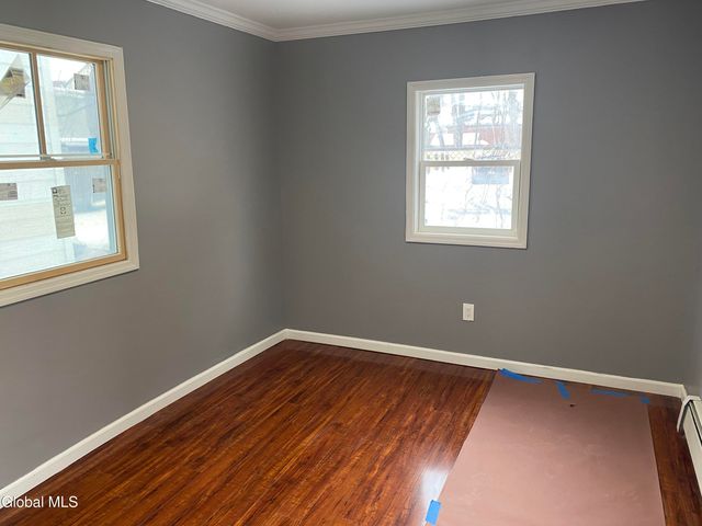 9 N College Street, Schenectady, NY 12305