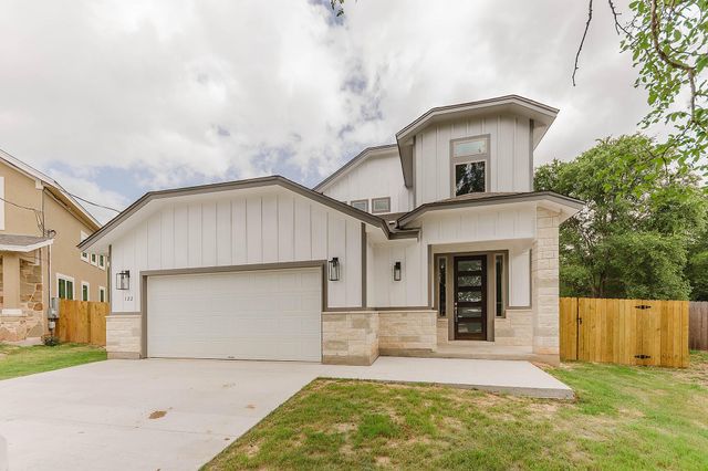 122 W Kikipua LN, Bastrop, TX 78602