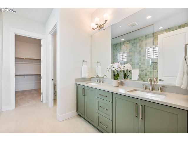 5199 N BENTON Dr, Camas, WA 98607