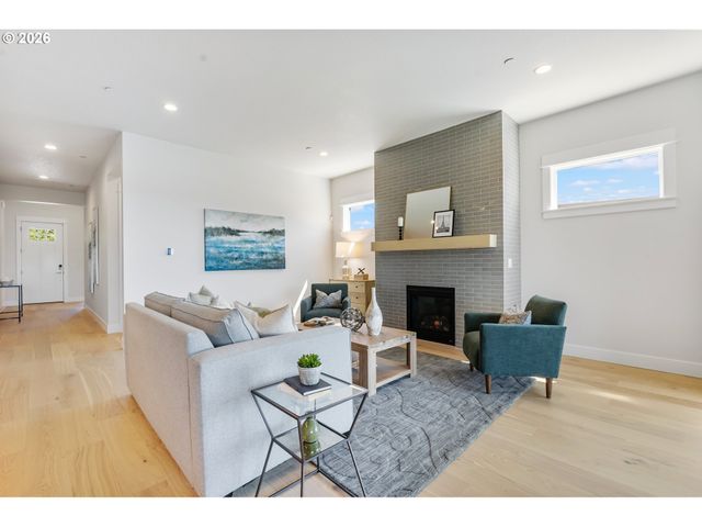 5199 N BENTON Dr, Camas, WA 98607