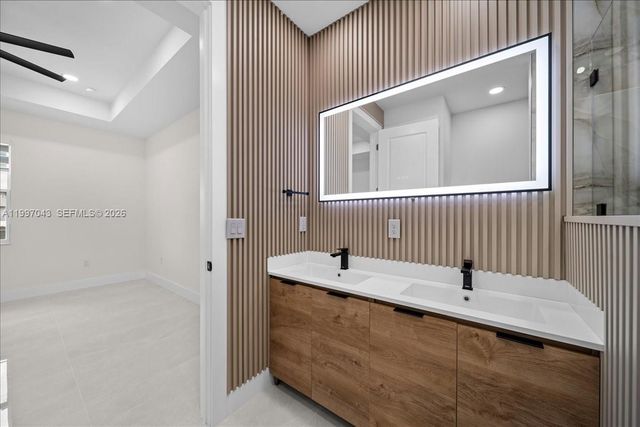 2914 23rd st sw, Lehigh Acres, FL 33976