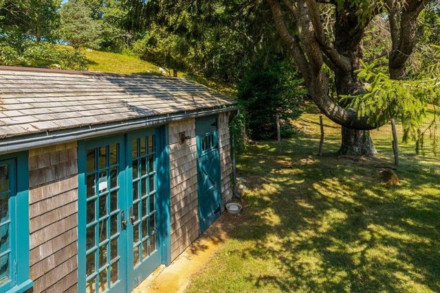 85 North Reservoir Road, West Tisbury, MA 02575