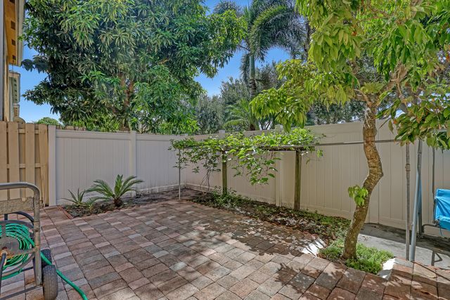 4493 Lake Tahoe Circle, West Palm Beach, FL 33409