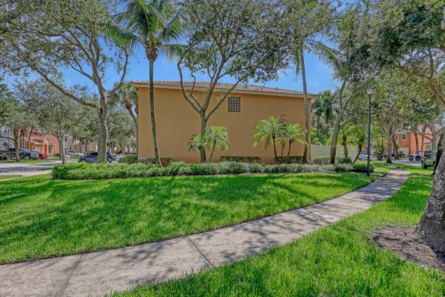 4493 Lake Tahoe Circle, West Palm Beach, FL 33409