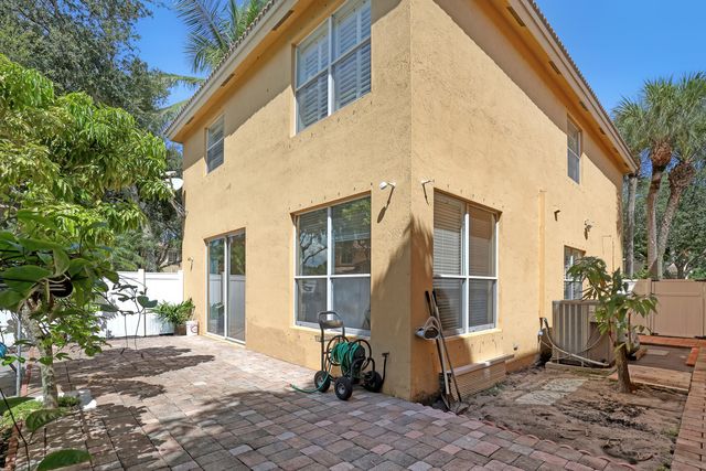 4493 Lake Tahoe Circle, West Palm Beach, FL 33409