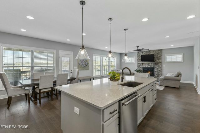 1669 Hickory Reserve Rd, Knoxville, TN 37932