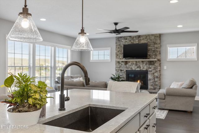 1669 Hickory Reserve Rd, Knoxville, TN 37932