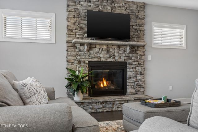 1669 Hickory Reserve Rd, Knoxville, TN 37932
