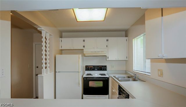 8061 Country RD 203, Fort Myers, FL 33919