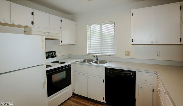 8061 Country RD 203, Fort Myers, FL 33919